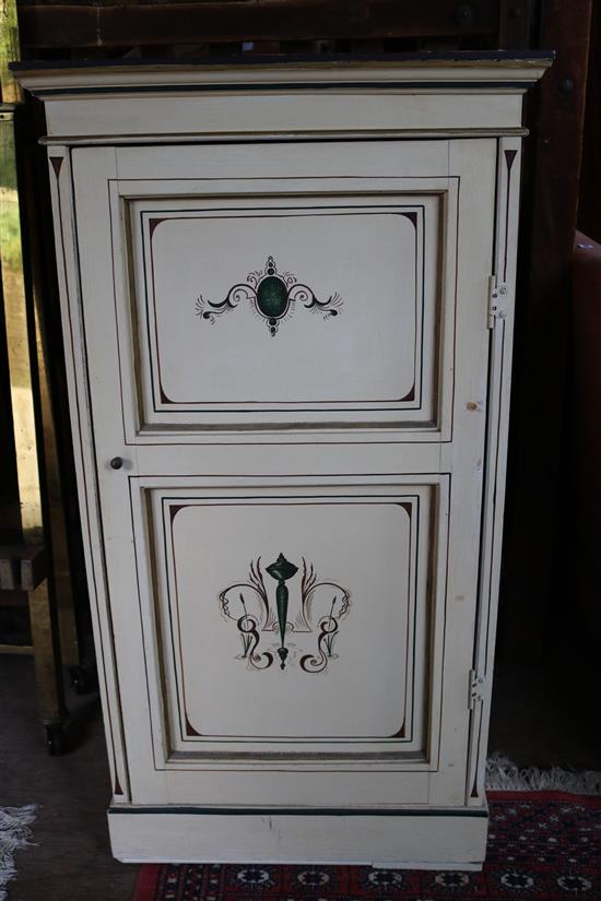 Small painted cupboard(-)